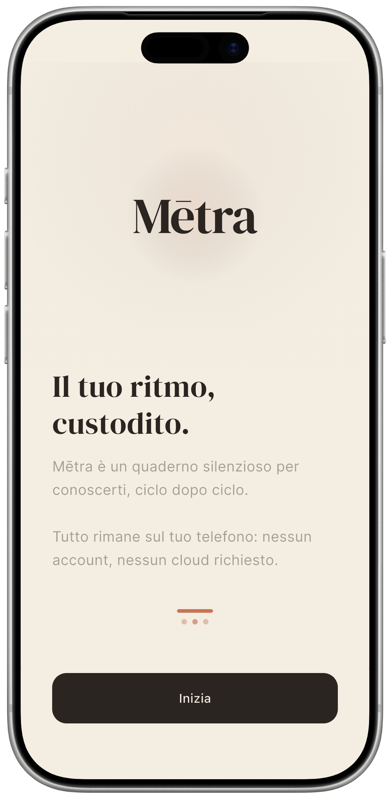 Schermata di benvenuto: wordmark Mētra, manifesto, pulsante 'Inizia'.